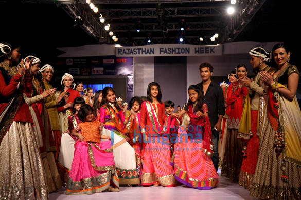 vikram phadnis show at the rajasthan fashion week 2013 2