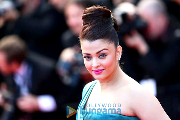 aishwarya graces the premiere of cleopatra at the cannes film festival 2013 4