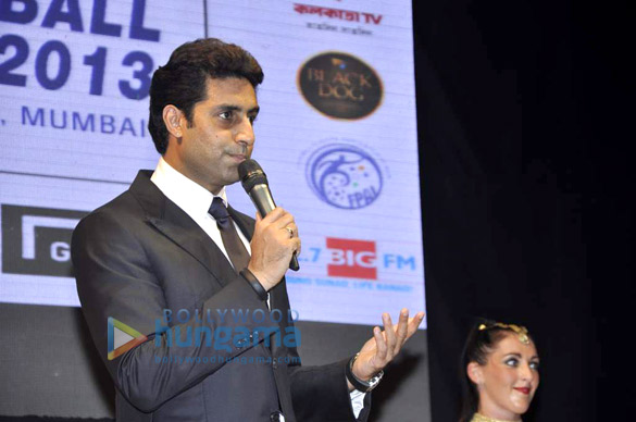 abhishek at indian football awards 2013 4