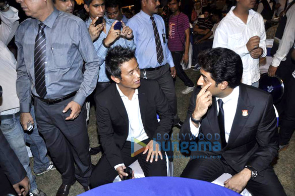 abhishek at indian football awards 2013 5