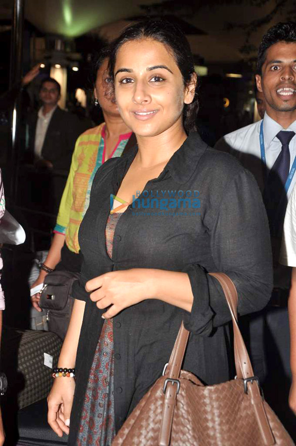 vidya balan snapped returning from cannes film festival 2013 6