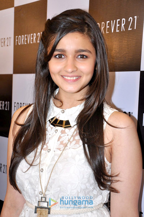 alia bhatt launches forever 21 store 6
