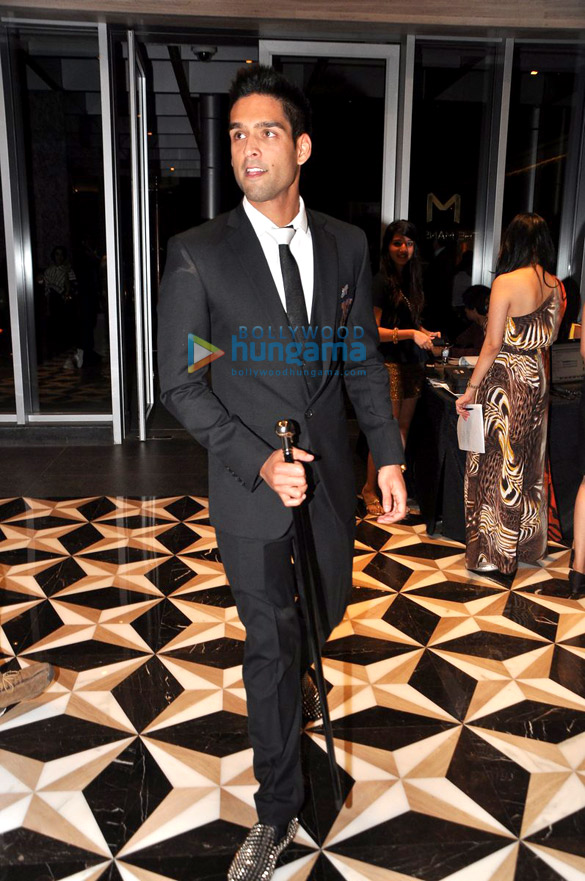 bollywood celebs grace the gq best dressed men 2013 34