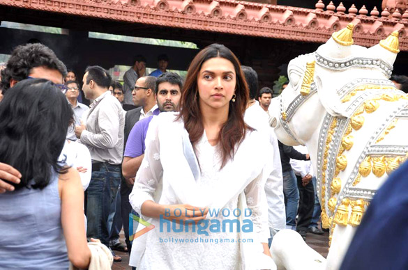 bollywood pays homage to priyanka chopras dad 38