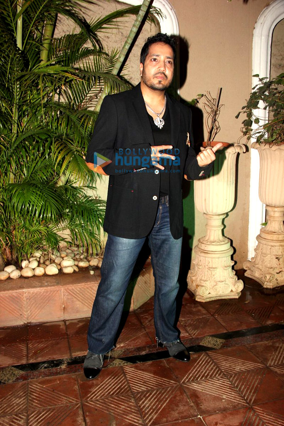 mika singhs birthday bash 8