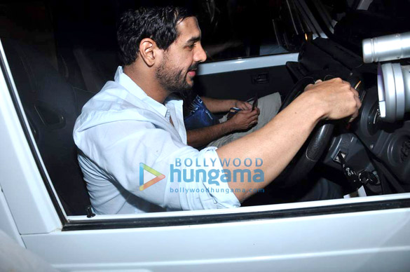 saif kareena john dine at cafe nido 9