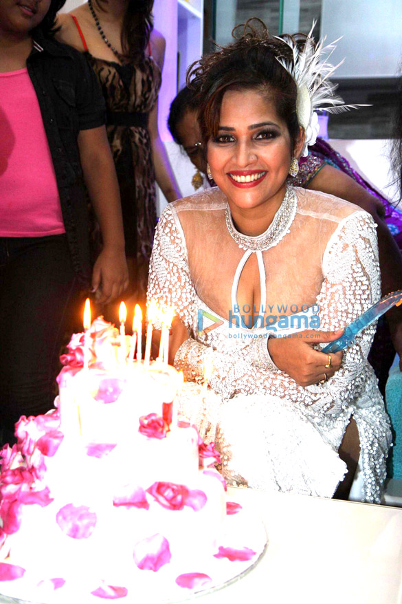 tanisha singh celebrated her birthday with friends 2