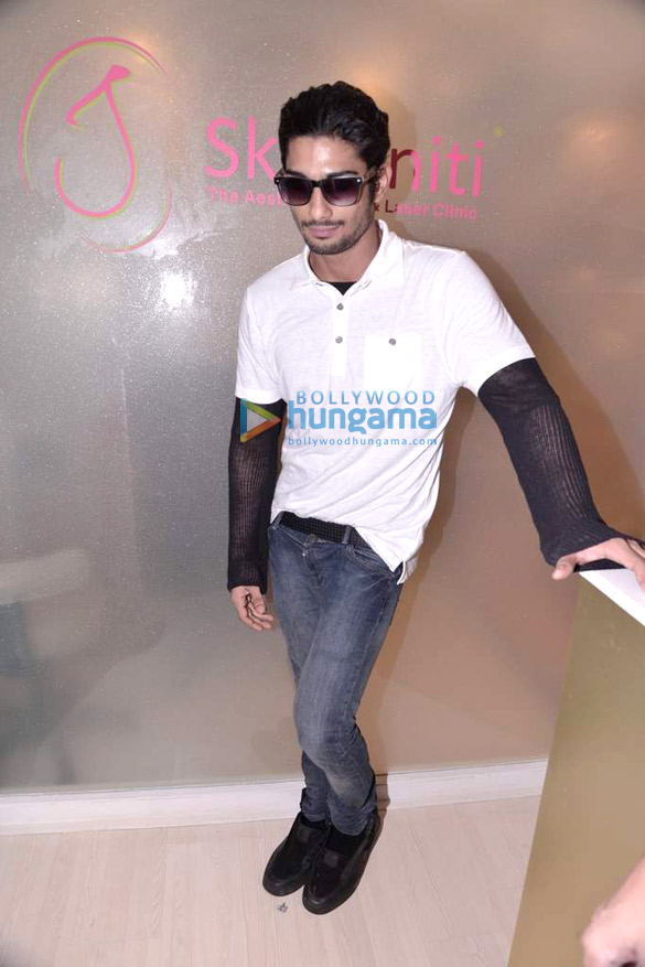big b at the launch of jayshree sharads skinfiniti clinic 10