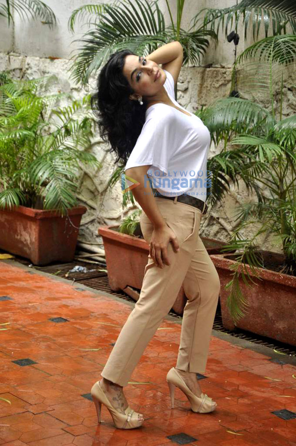 pakistani actress meeras photo shoot 12