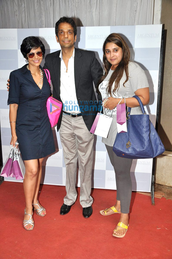 mandira bedi at the launch of argentum jewellery store 5