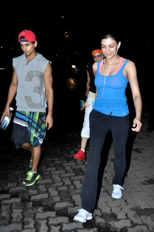 sushmita sen snapped jogging at carter road 5