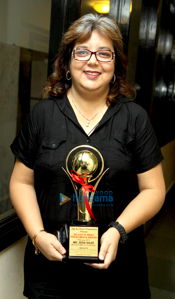 8th aap ki awaz media excellence awards 12