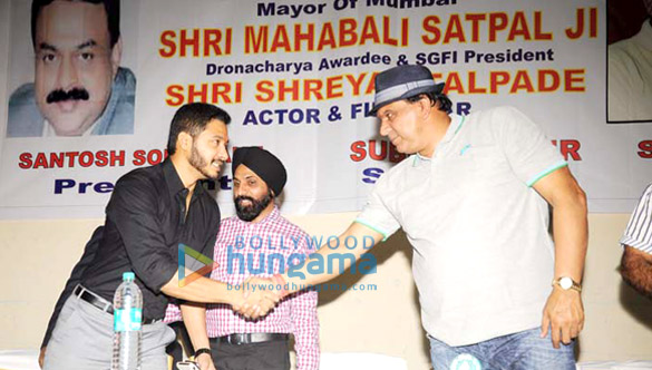 shreyas inaugurates mumbai mayor cup national indoor archery competition 2