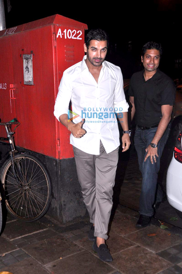 john abraham snapped with airasia ceo tony fernandes 7