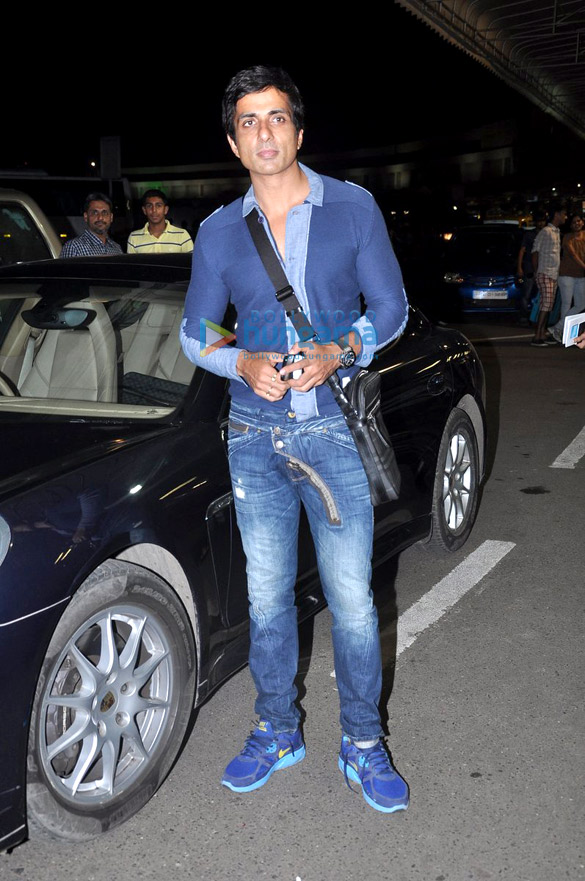 abhishek arjun kangna shahid leave for iifa awards 2013 10