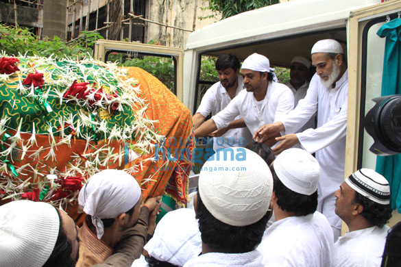 arbaaz khan aditya pancholi attend the funeral of sajid wajids father 3