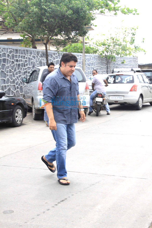 arbaaz khan aditya pancholi attend the funeral of sajid wajids father 4