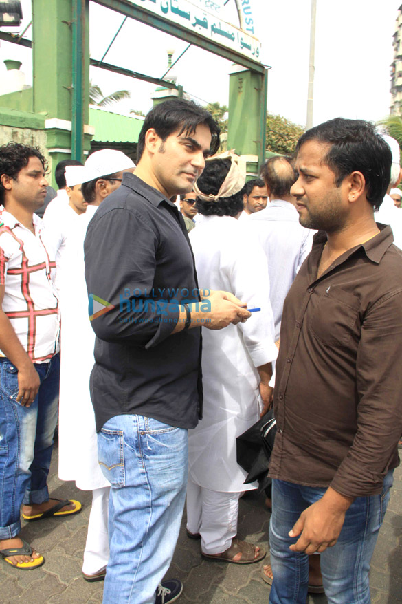 arbaaz khan aditya pancholi attend the funeral of sajid wajids father 5