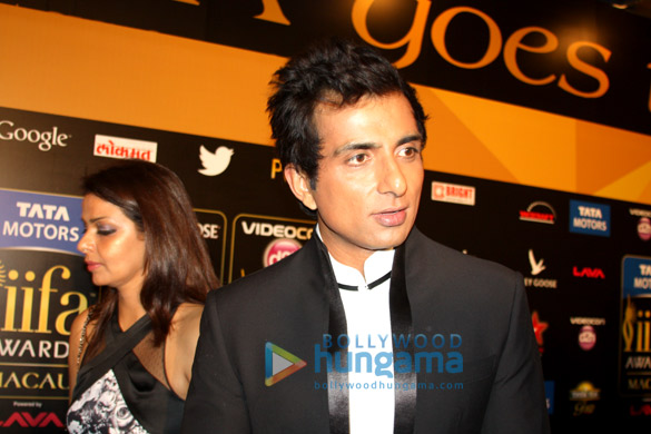 iifa awards 2013 rocks green carpet 16