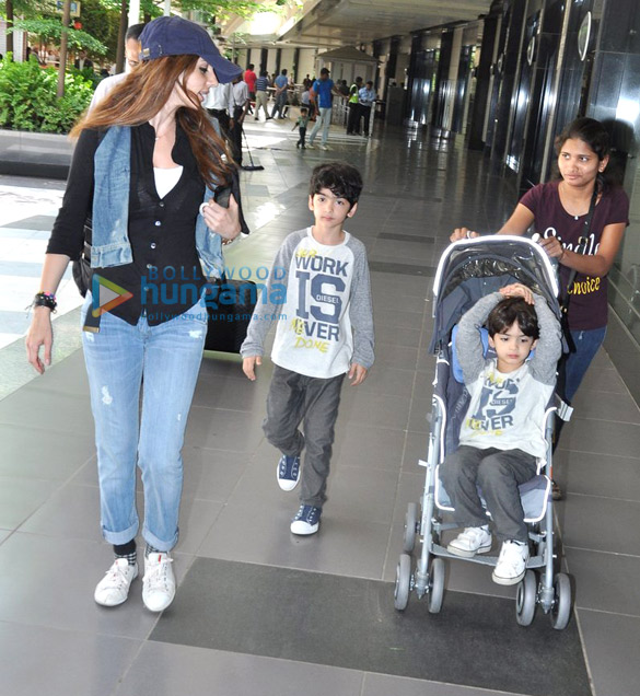 suzanne roshan snapped with her kids 5