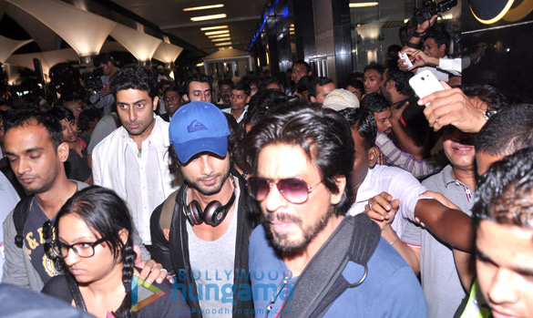 shahrukh vidya others arrive from iifa awards 2013 27