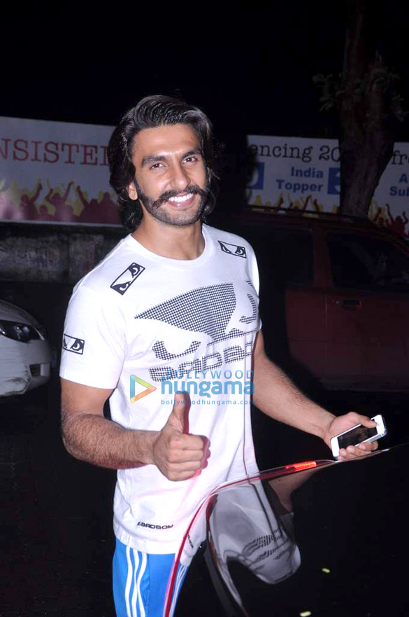 ranveer singh snapped in mumbai suburbs 3