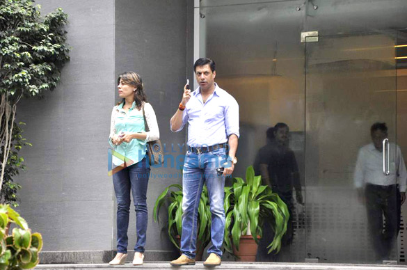 madhur suzanne visit hrithik at hinduja hospital 5