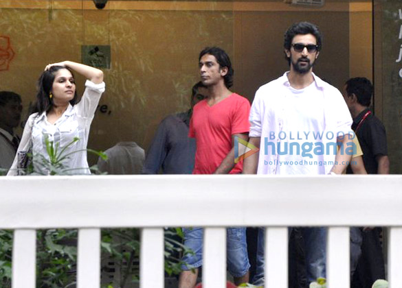 celebs visit hrithik roshan post his brain surgery day 3 5