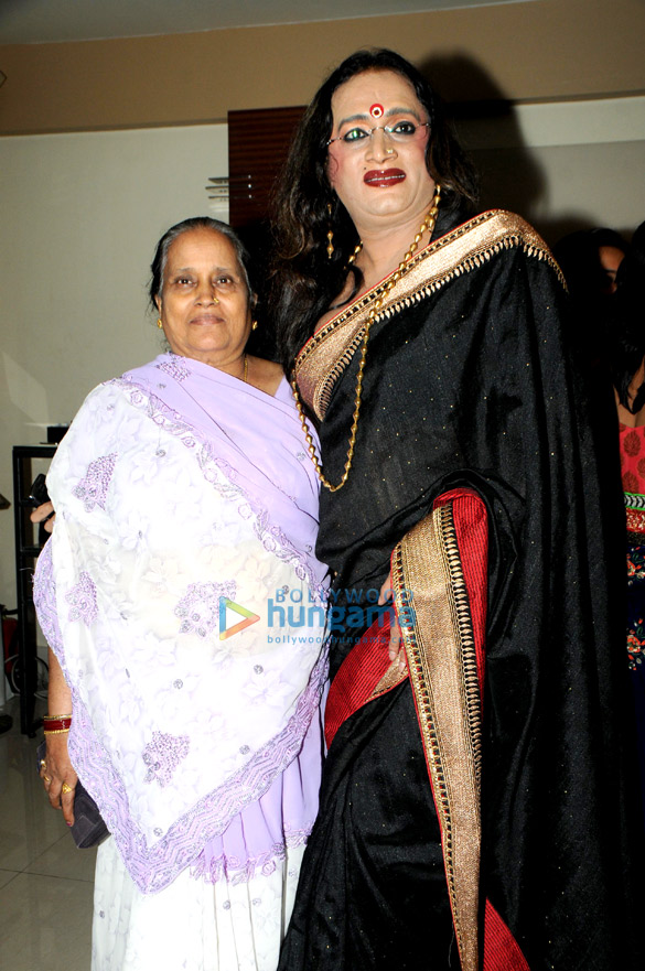 jiya jagiasi throws a bash in honor of lakshmi narayan tripathi 11