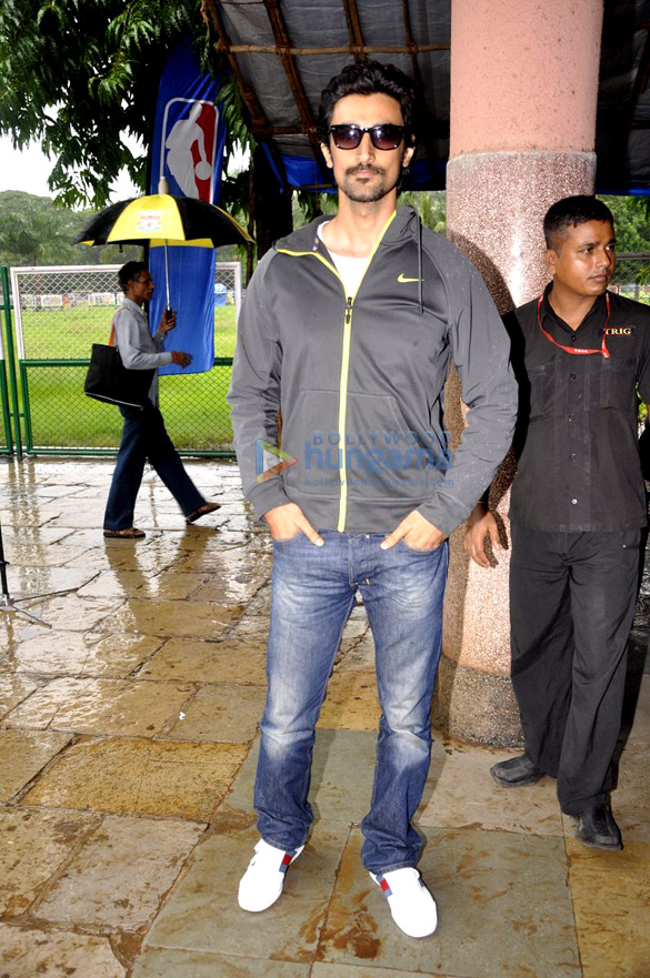 kunal kapoor plays basketball with nba champion david bosh 8