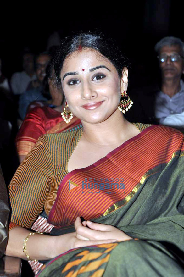 vidya balan with family at classical concert 6