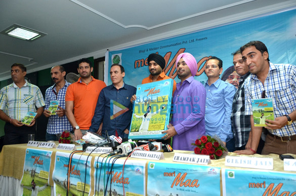 press conference for harbhajan singhs album meri maa in chandigarh 2