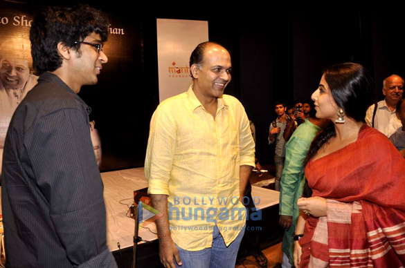 vidya balan at zakir hussains concert 4