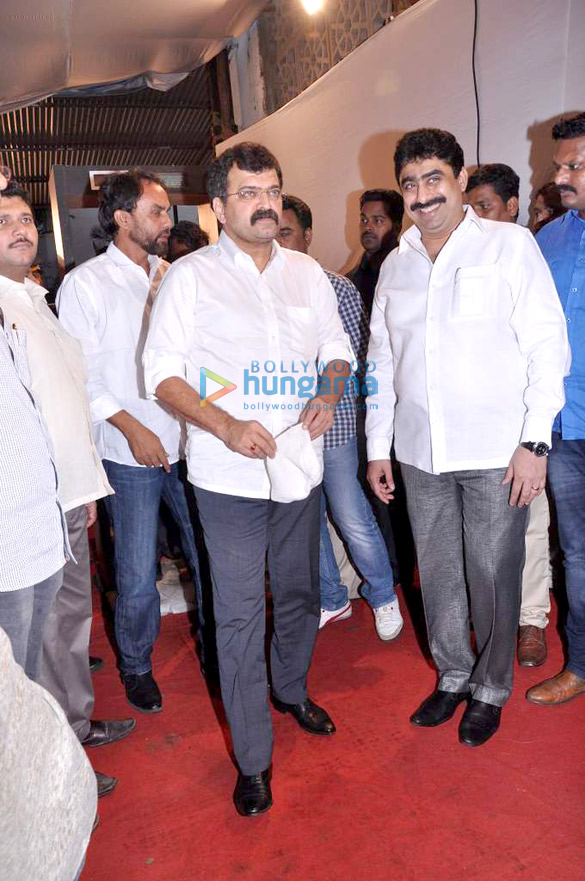 adnan zayed and others at sharad pawars iftaar party 13