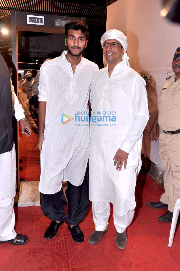 adnan zayed and others at sharad pawars iftaar party 14