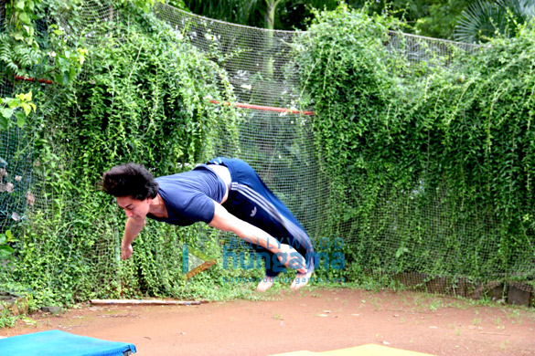 tiger shroff performs daredevil stunts 15