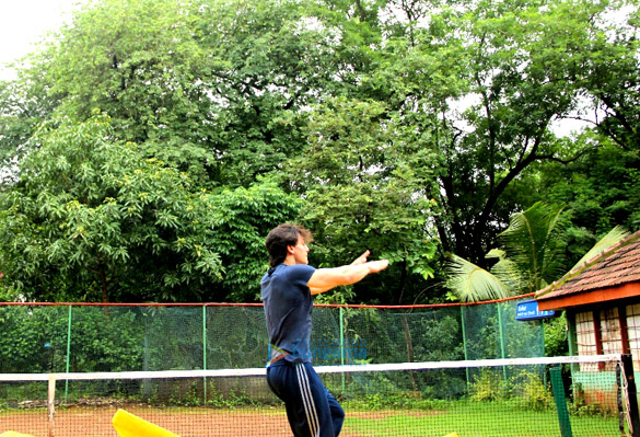 tiger shroff performs daredevil stunts 10