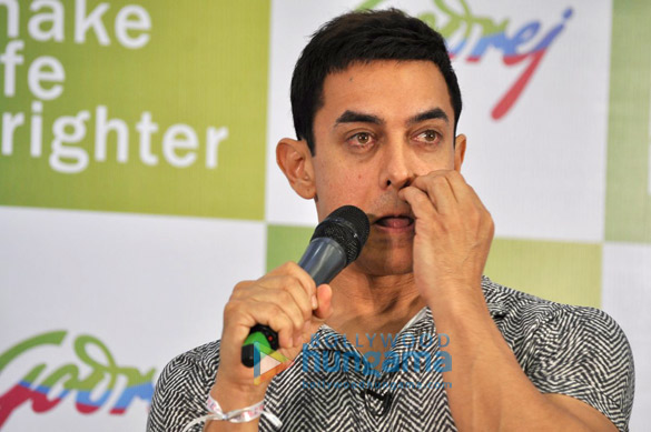 aamir khan visits godrejs campus 9