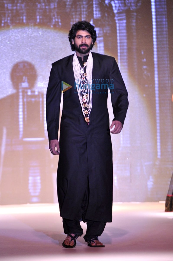 rana kajal tapsee walk the ramp for moni agarwal at iijw 2013 2
