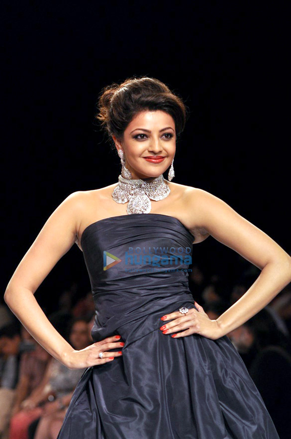 rana kajal tapsee walk the ramp for moni agarwal at iijw 2013 6