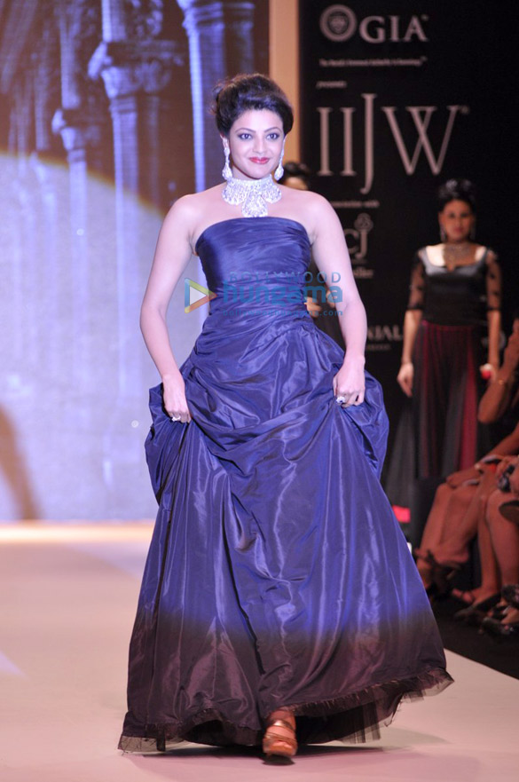 rana kajal tapsee walk the ramp for moni agarwal at iijw 2013 3