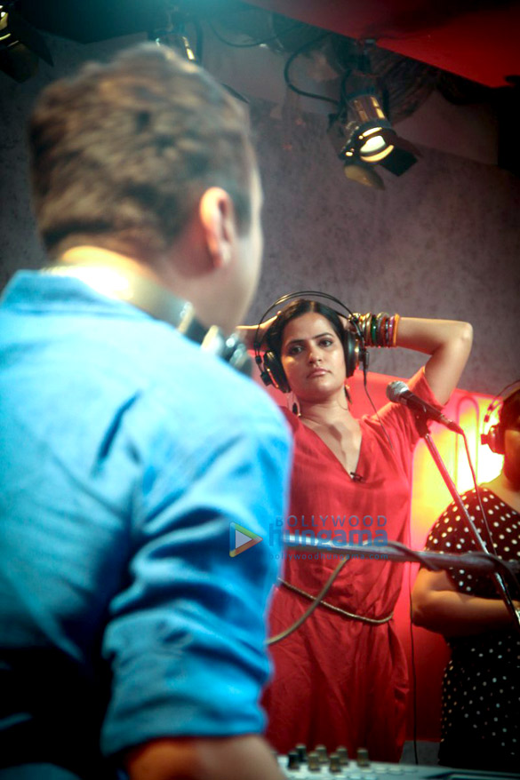 sona mohapatra hard kaur at coke studios rehearsals 8