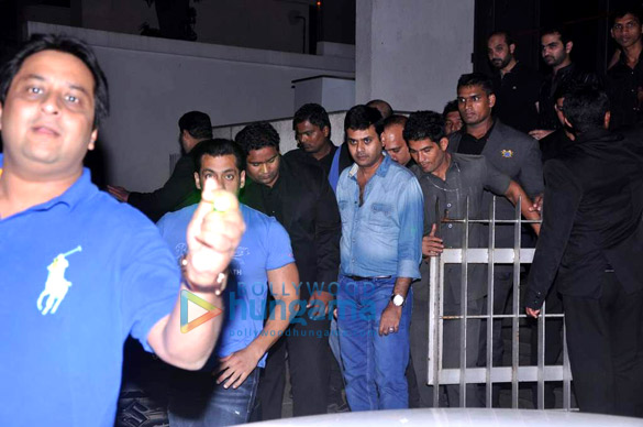 superstar salman khan parties at royalty 2