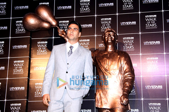 launch of rajesh khannas statue for utv stars walk of the stars 7