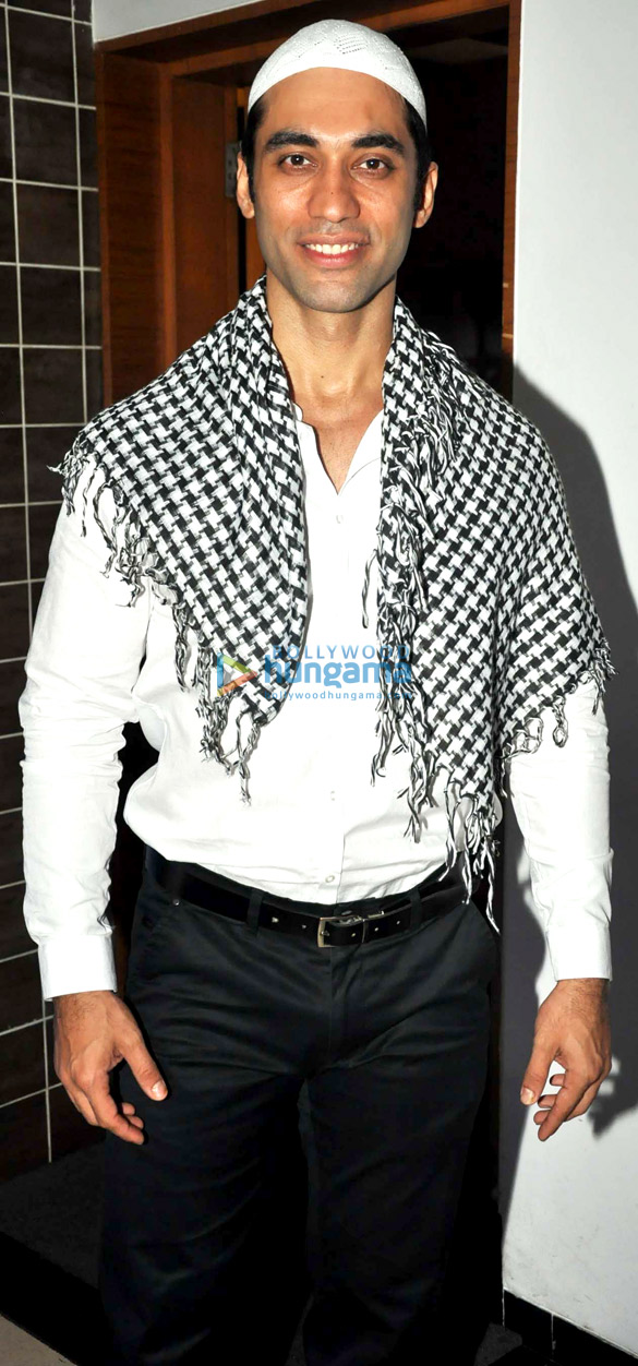 shakeel saifi sudhanshu kumar singh hosted eid party 12