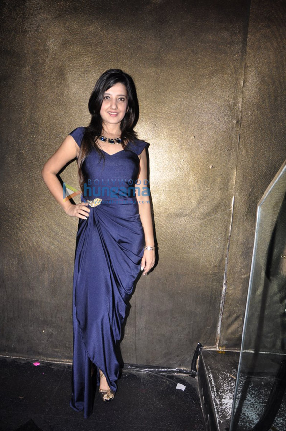ameesha patel unveils latest issue of maxim 10