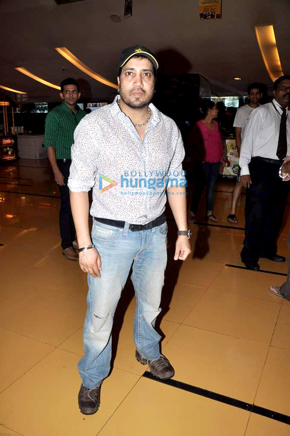 celebs grace the premiere of jobs 5