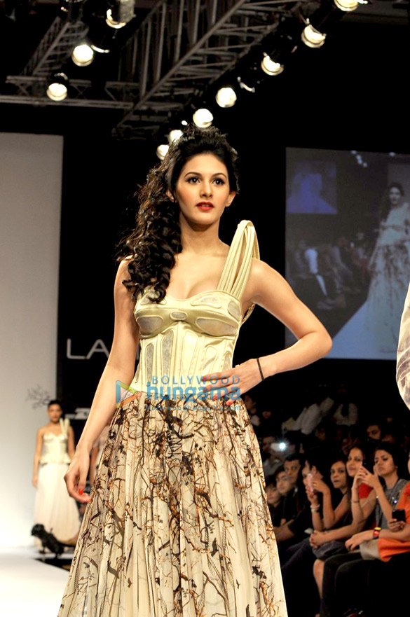 prateik amyra walk for ken ferns at lfw 2013 4