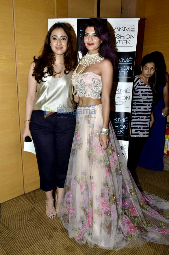 jacqueline kajol walk for shehla khan at lfw 2013 18