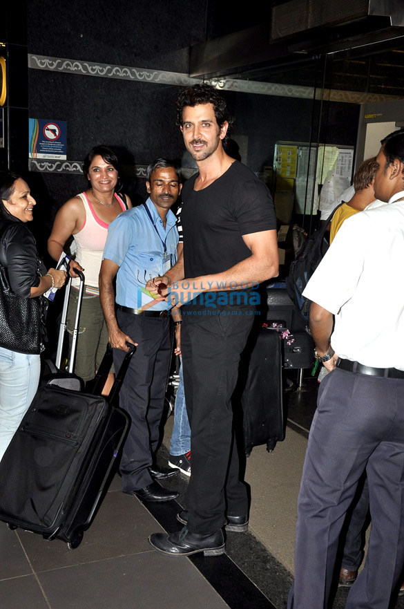 hrithik katrina leave for london 10